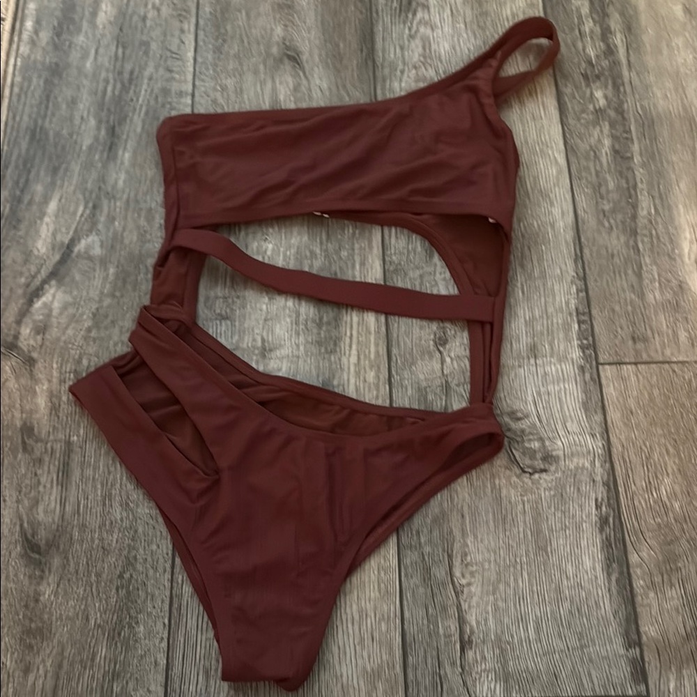 One-Shoulder Cutout Swimsuit